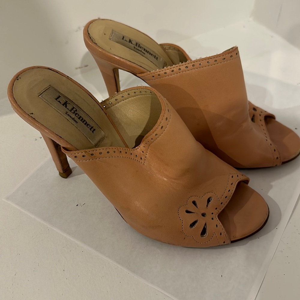 LK Bennett mule heels. Peach color